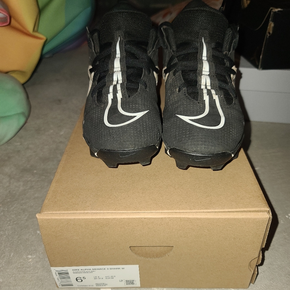 Nike football cleats 6.5Y
